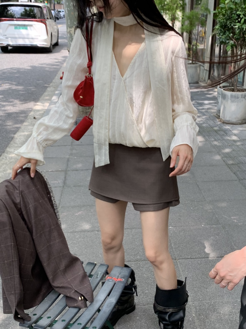 TIZZI韓國直郵女裝新款推薦熱賣人氣職業襯衫蕾絲衫含脖帶TIZZI襯衫/蕾絲衫