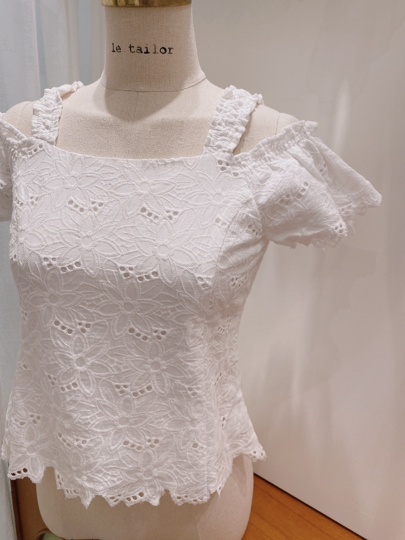 LETAILOR東大門實拍女裝新品真品熱賣推薦襯衫蕾絲衫刺繡LETAILOR襯衫/蕾絲衫