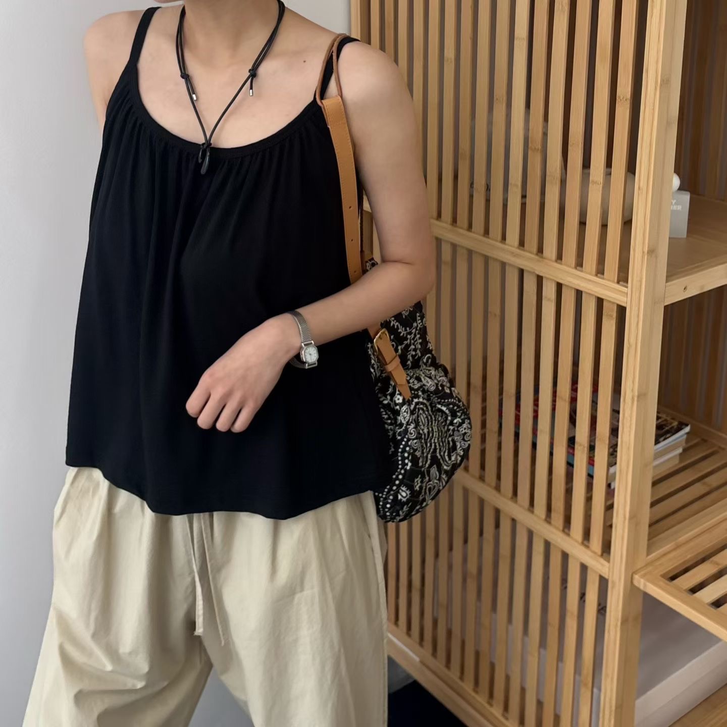 MINIMALGROUND/VIVAGLAM東大門直郵女士新品熱賣吊帶背心不含內搭褶皺無袖MINIMALGROUND/VIVAGLAM吊帶/背心圖色3