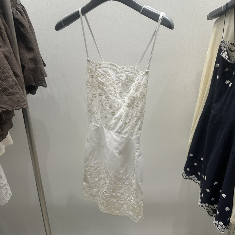 TARABY MOTION韓國代購女裝新品人氣時尚推薦連衣裙刺繡TARABY MOTION連衣裙圖色1