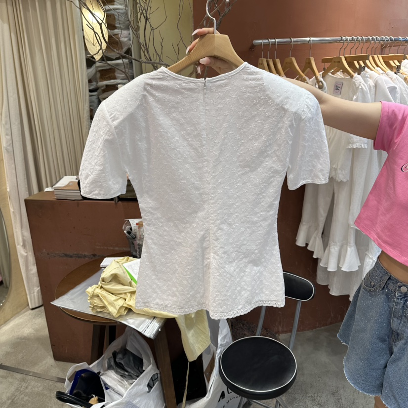 MIENNE韓國直郵女士新品時尚真品推薦熱賣襯衫蕾絲衫孔眼MIENNE襯衫/蕾絲衫