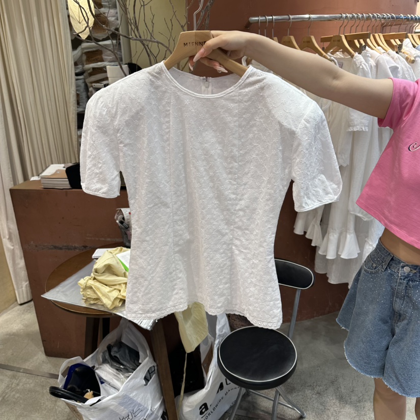 MIENNE韓國直郵女士新品時尚真品推薦熱賣襯衫蕾絲衫孔眼MIENNE襯衫/蕾絲衫圖色1
