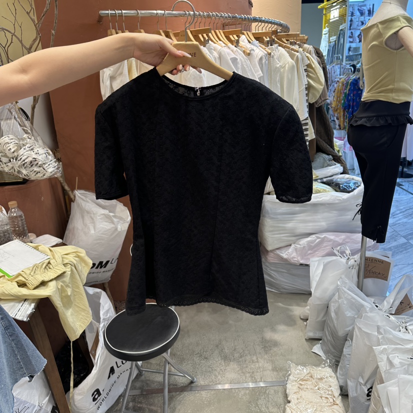 MIENNE韓國直郵女士新品時尚真品推薦熱賣襯衫蕾絲衫孔眼MIENNE襯衫/蕾絲衫圖色2