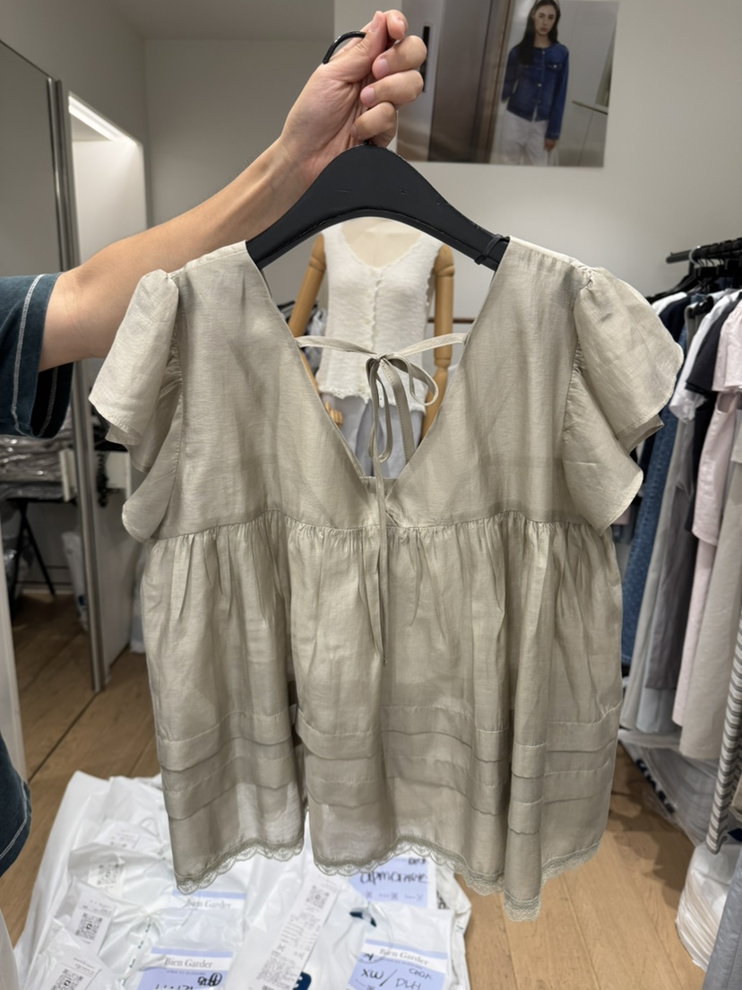 BIEN GARDER東大門直郵女裝新品時尚休閑襯衫蕾絲衫褶皺BIEN GARDER襯衫/蕾絲衫
