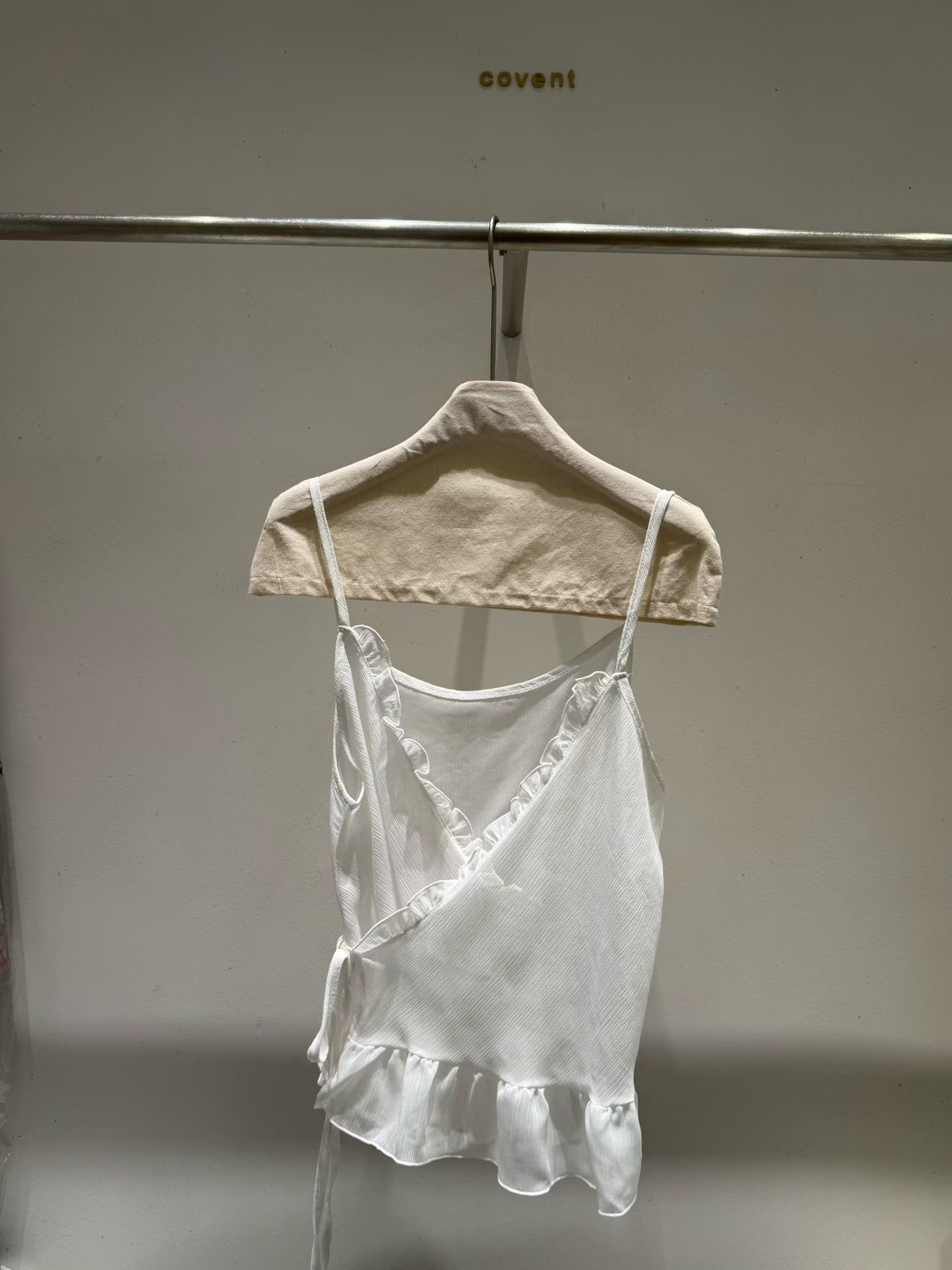 COVENT東大門實拍女裝新款推薦熱賣時尚休閑人氣吊帶背心COVENT吊帶/背心圖色1