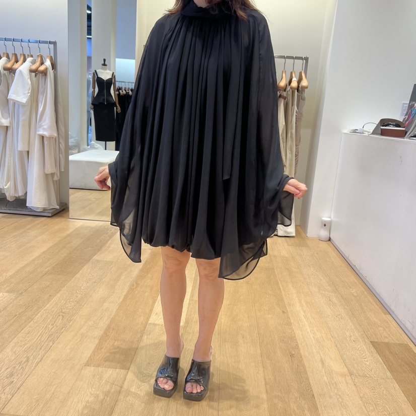 VAN NZILL東大門直郵女士新品26春夏職業熱賣連衣裙高領VAN NZILL連衣裙圖色2