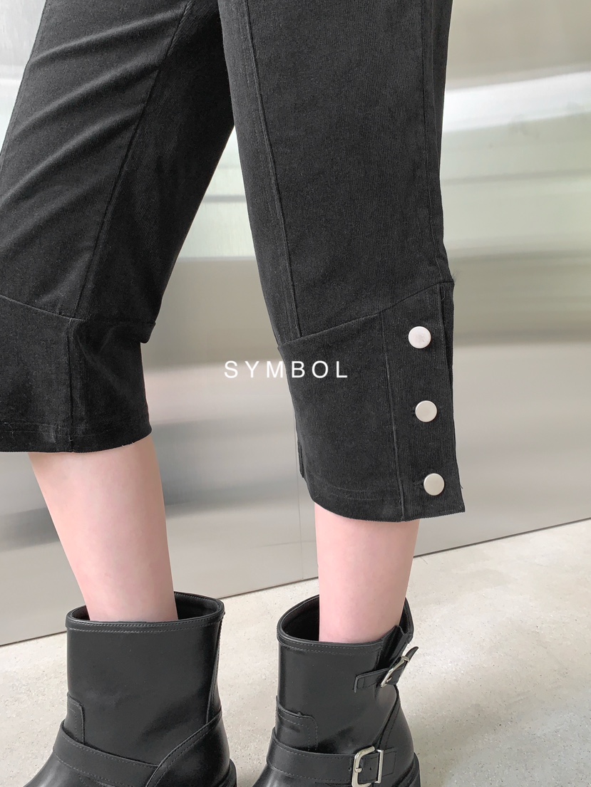 SYMBOL東大門直郵女士新款休閑熱賣職業短褲七分褲燈芯絨SYMBOL短褲