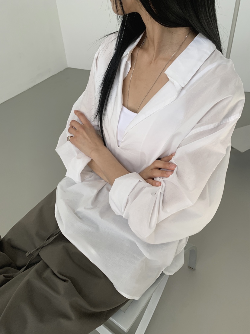 VERNIMENT東大門代購女裝新款推薦時尚熱賣襯衫蕾絲衫V領深VVERNIMENT襯衫/蕾絲衫