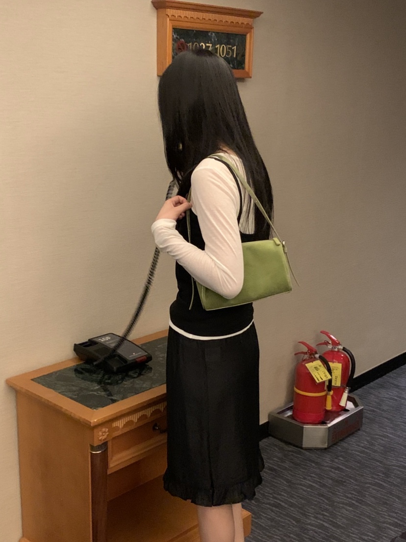 NOUVEAU東大門直郵女裝新品時尚26夏季吊帶背心不含內搭絲帶NOUVEAU吊帶/背心