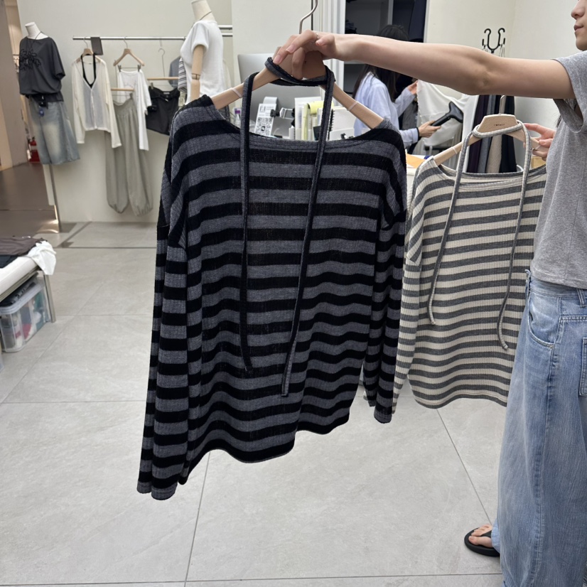 I MFACT韓國直郵女士新品熱賣時尚休閑長袖T恤含繩露肩條紋I MFACT長袖T恤圖色2
