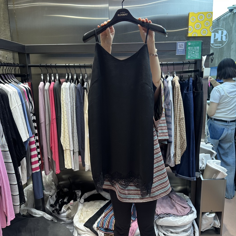 RUNWAY-런웨이東大門直郵女士新品26夏季熱賣休閑吊帶背心RUNWAY-런웨이吊帶/背心圖色2