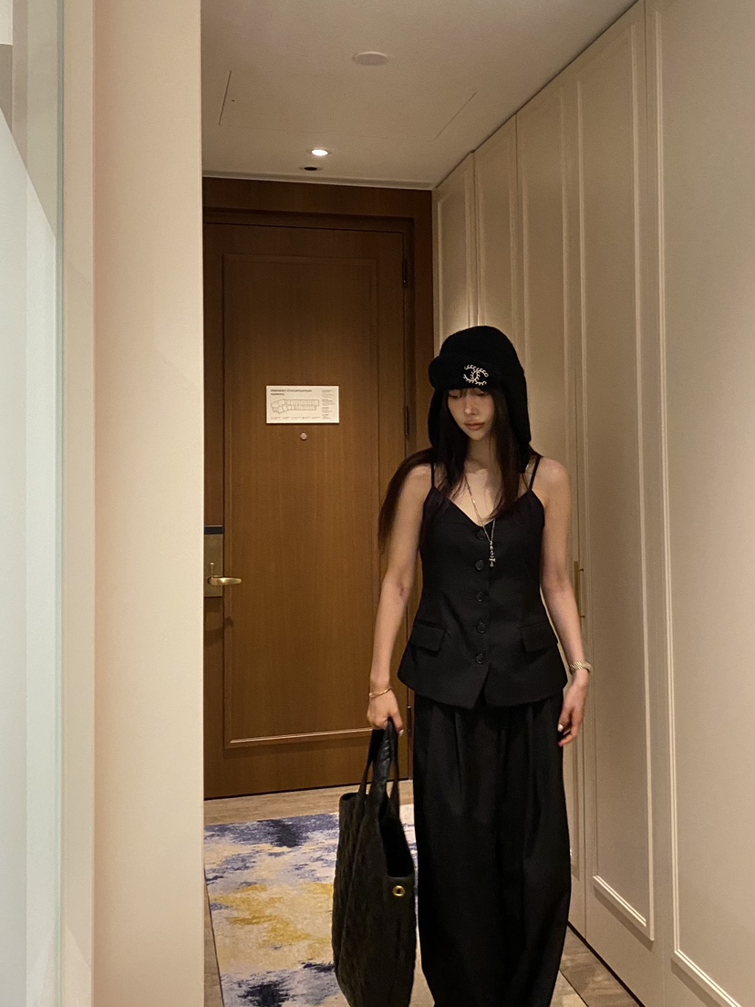 FOUREIGHT韓國直郵女士新品真品熱賣人氣26夏季吊帶背心紐扣FOUR EIGHT吊帶/背心