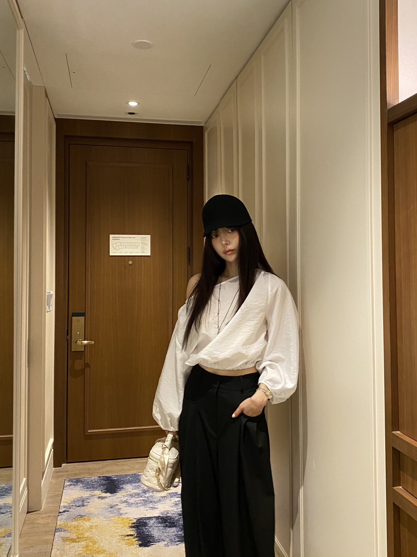 FOUREIGHT韓國代購女士新品真品26夏季推薦熱賣襯衫蕾絲衫FOUR EIGHT襯衫/蕾絲衫