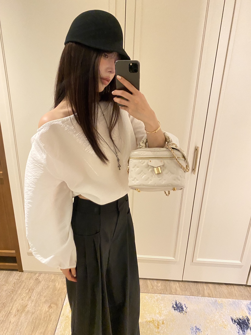FOUREIGHT韓國代購女士新品真品26夏季推薦熱賣襯衫蕾絲衫FOUR EIGHT襯衫/蕾絲衫