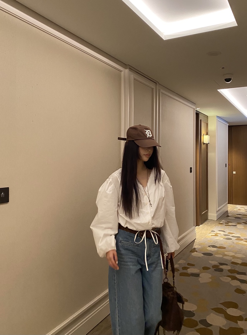 FOUREIGHT韓國直郵女士新品推薦休閑26夏季襯衫蕾絲衫V領褶裥FOUR EIGHT襯衫/蕾絲衫