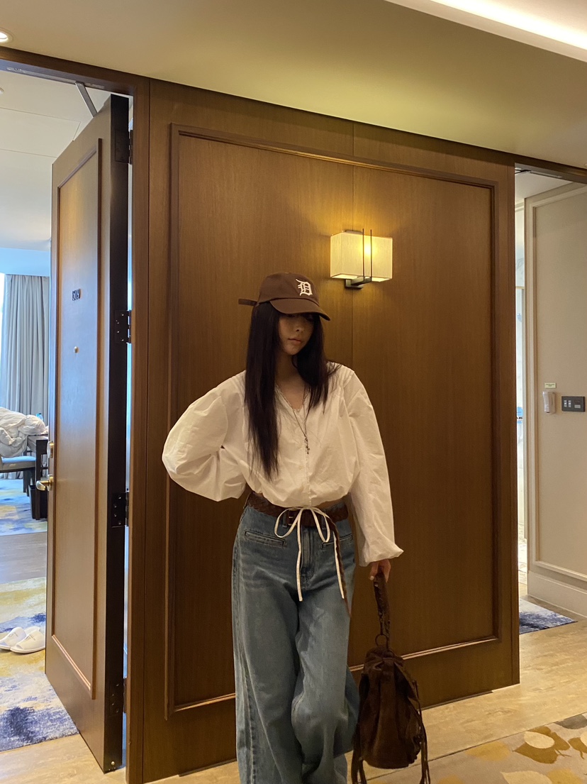 FOUREIGHT韓國直郵女士新品推薦休閑26夏季襯衫蕾絲衫V領褶裥FOUR EIGHT襯衫/蕾絲衫