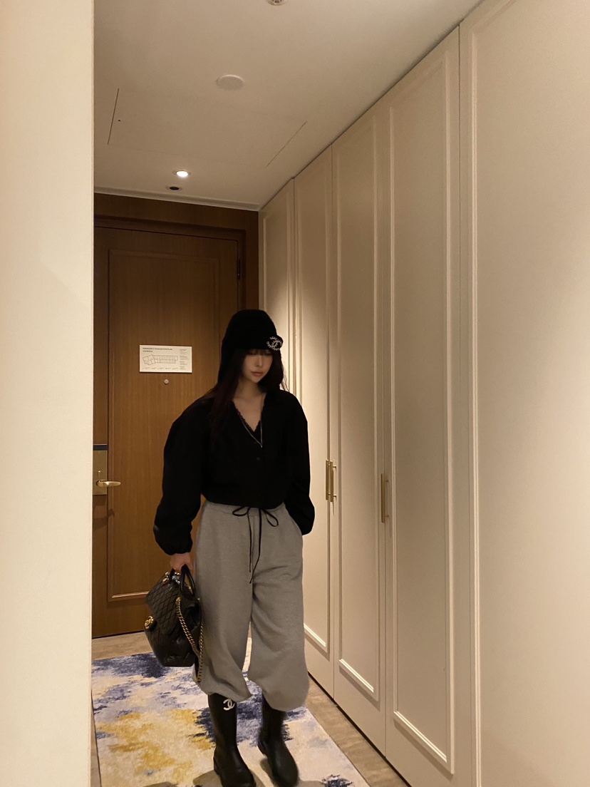 FOUREIGHT韓國直郵女士新品推薦休閑26夏季襯衫蕾絲衫V領褶裥FOUR EIGHT襯衫/蕾絲衫