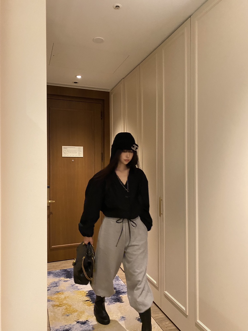 FOUREIGHT韓國直郵女士新品推薦休閑26夏季襯衫蕾絲衫V領褶裥FOUR EIGHT襯衫/蕾絲衫