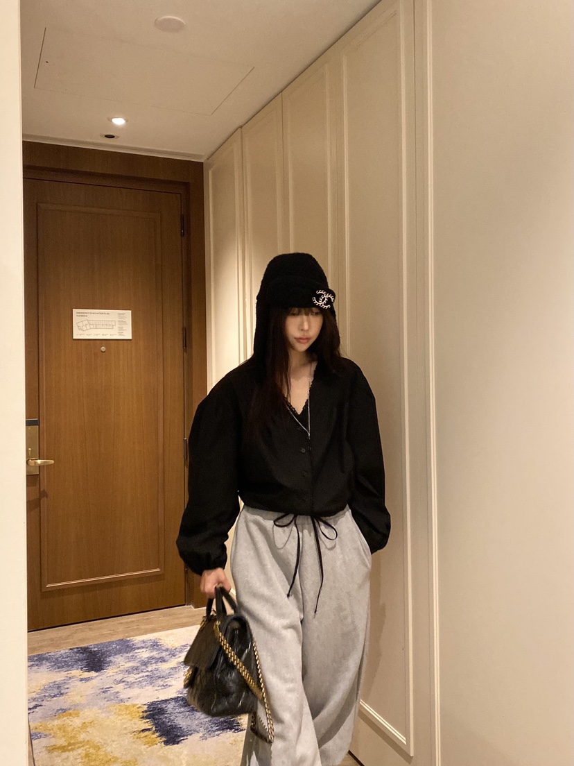 FOUREIGHT韓國直郵女士新品推薦休閑26夏季襯衫蕾絲衫V領褶裥FOUR EIGHT襯衫/蕾絲衫