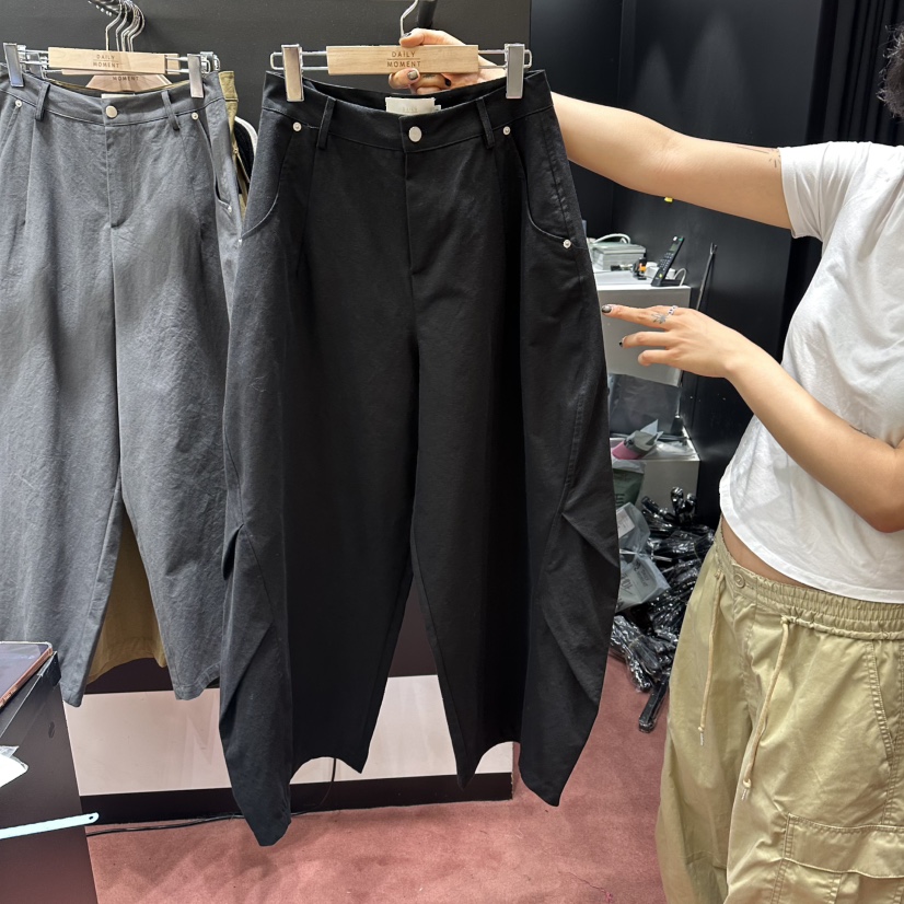 DAILY MOMENT東大門代購女士新品熱賣人氣時尚休閑褲褶裥DAILY MOMENT休閑褲圖色3