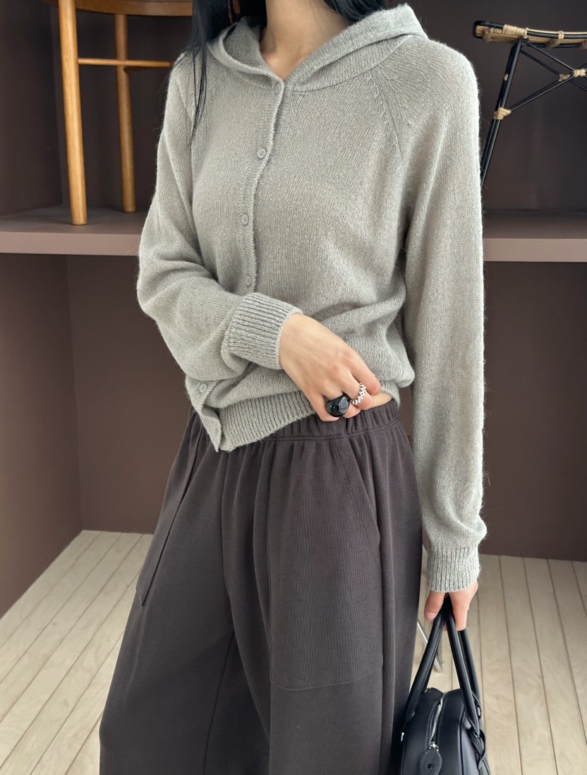 LE VASE東大門直郵女裝新款人氣26春夏針織衫馬海毛連帽LE VASE針織衫圖色2