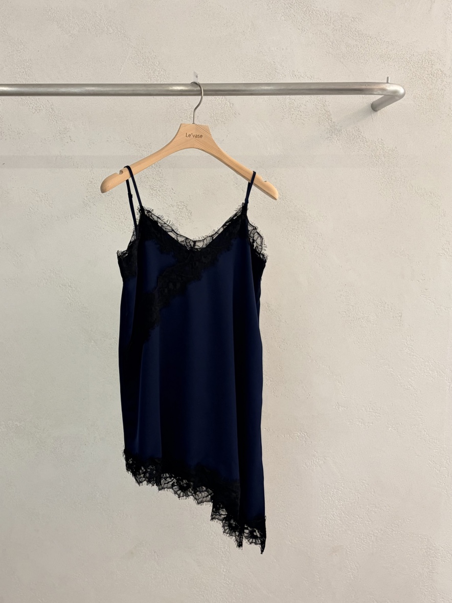 LE VASE韓國直郵女裝新品真品職業吊帶背心吊帶裙蕾絲緞面LE VASE吊帶/背心