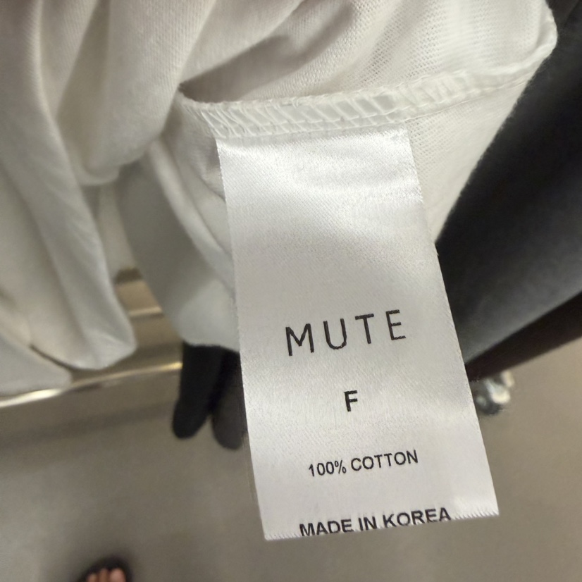 MUTE-P韓國直郵女裝新品人氣真品熱賣職業26秋冬長袖T恤MUTE長袖T恤