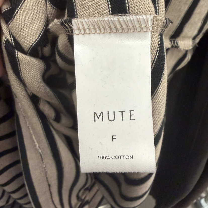 MUTE-P東大門直郵女裝新品26初秋熱賣職業26秋冬長袖T恤MUTE長袖T恤