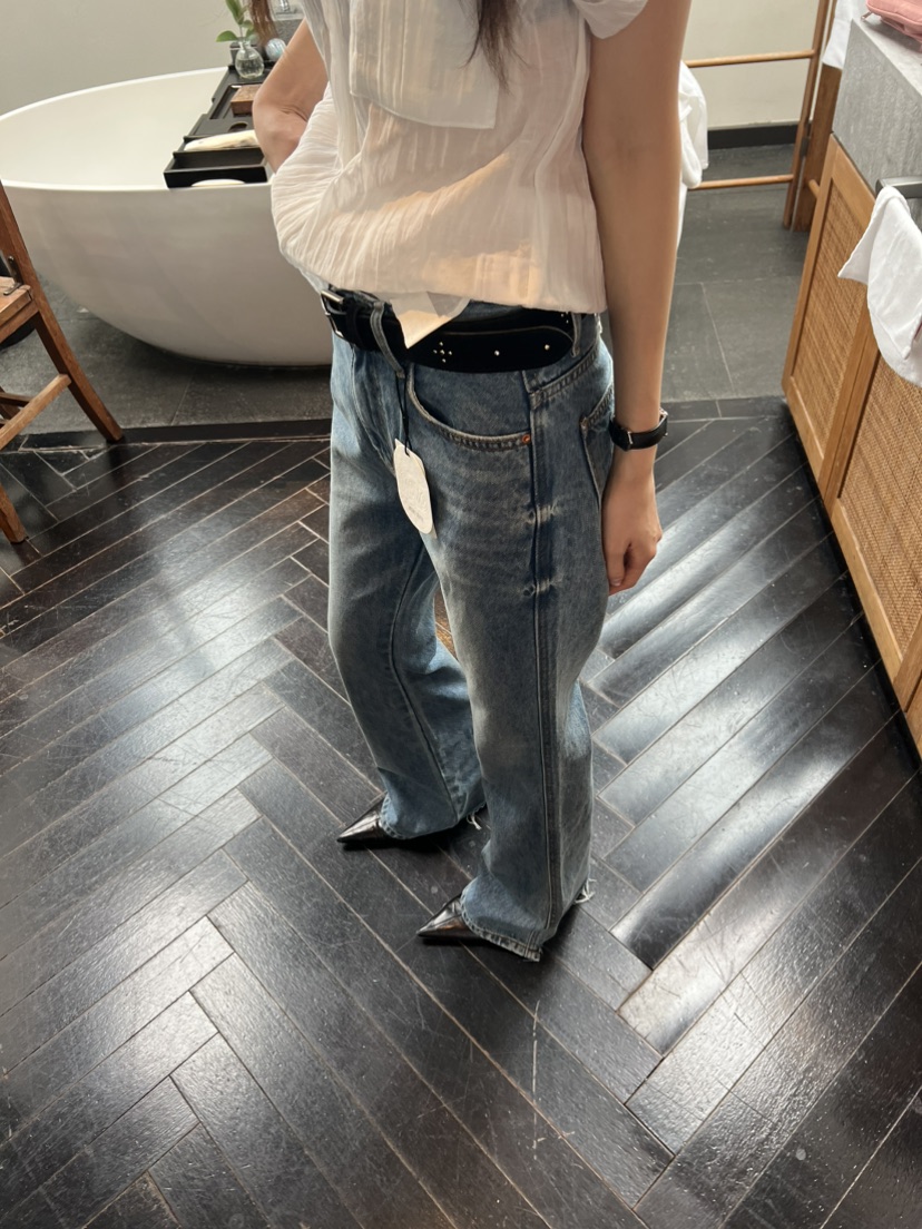 ME MO東大門實拍女裝新品推薦26秋冬熱賣時尚牛仔褲開衩ME MO牛仔褲