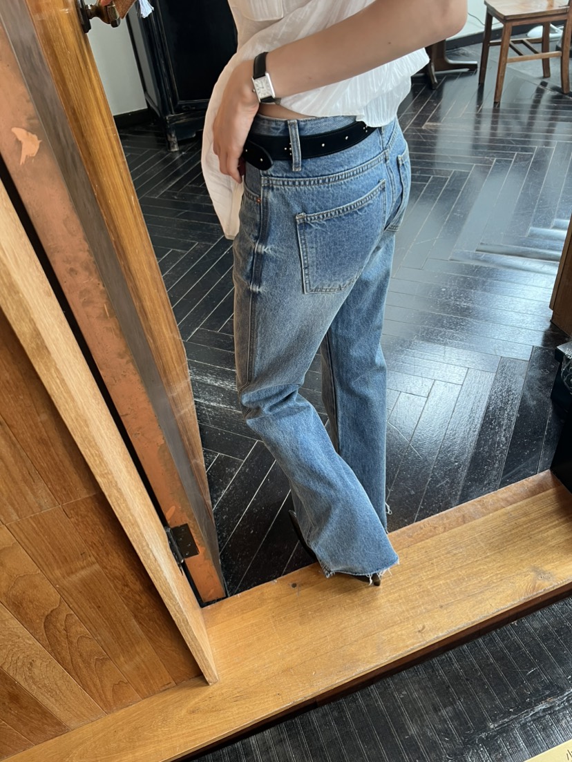 ME MO東大門實拍女裝新品推薦26秋冬熱賣時尚牛仔褲開衩ME MO牛仔褲