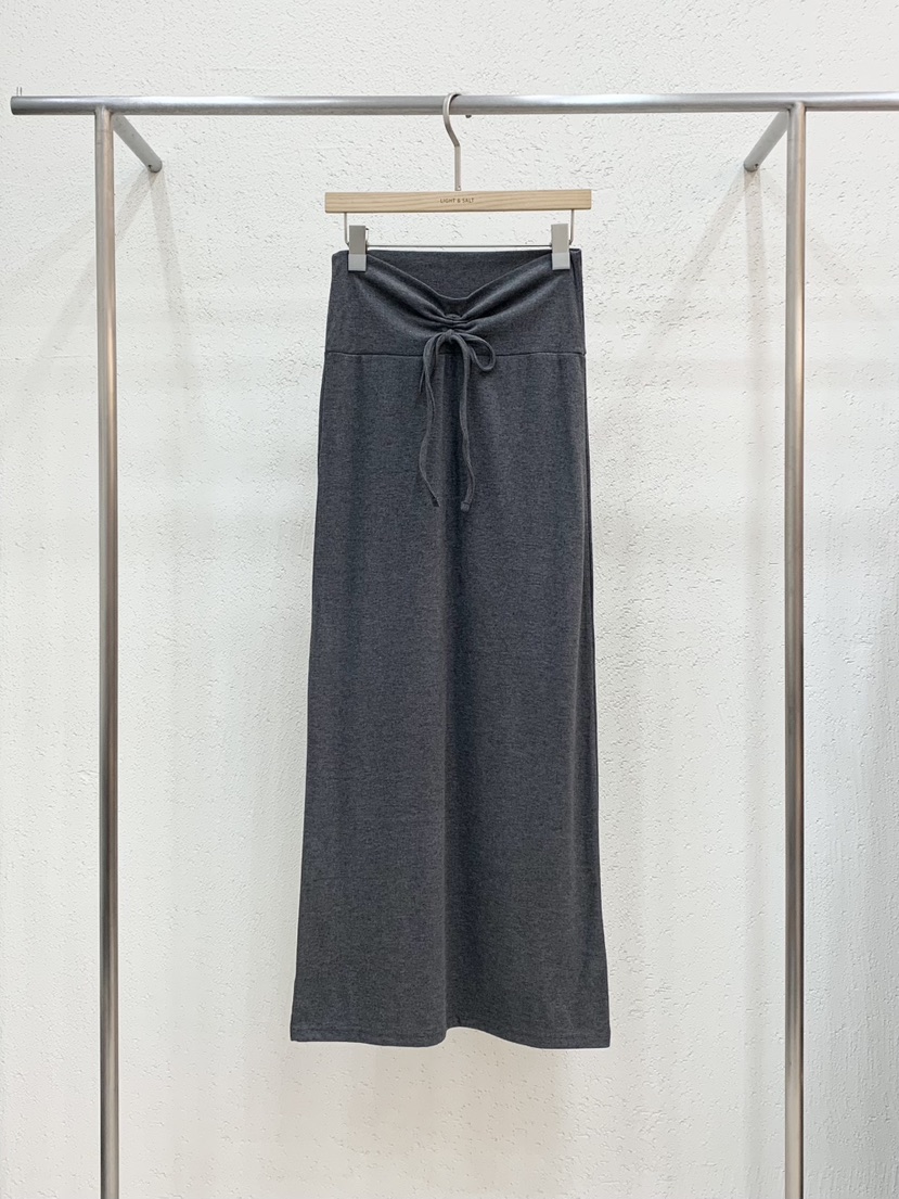 LIGHT AND SALT韓國直郵女裝新品人氣26秋冬時尚長裙褶皺LIGHT AND SALT長裙圖色2墨色