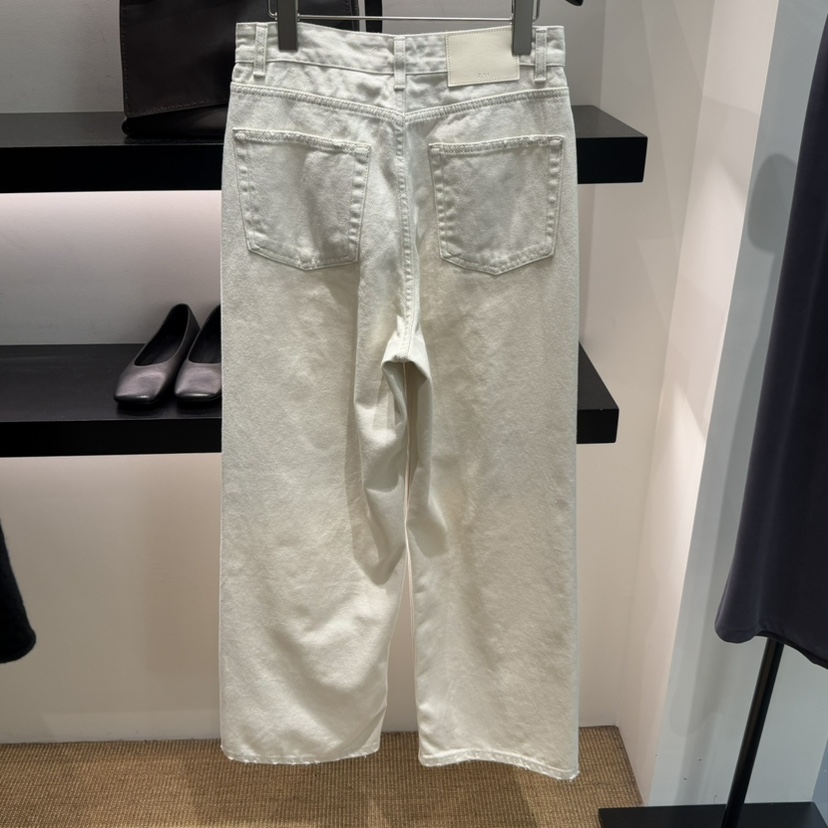 FEBRUARY 11東大門代購女裝新品真品熱賣推薦時尚牛仔褲FEBRUARY 11牛仔褲
