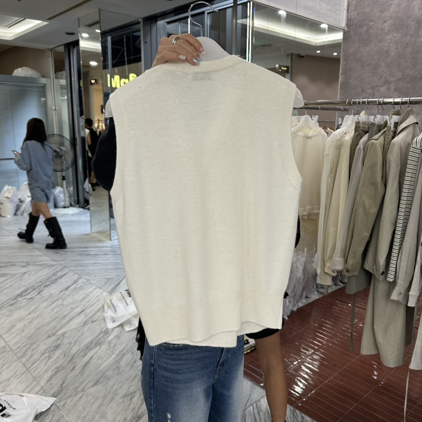FOUNDATION東大門實拍26秋冬新品推薦時尚休閑吊帶背心V領FOUNDATION吊帶/背心