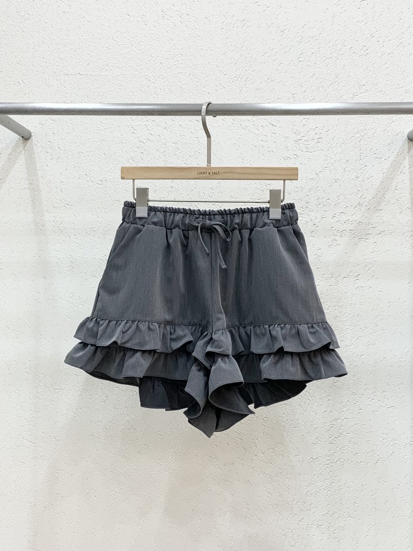 LIGHT AND SALT東大門實拍女裝新品熱賣職業時尚短褲褶邊LIGHT AND SALT短褲圖色1