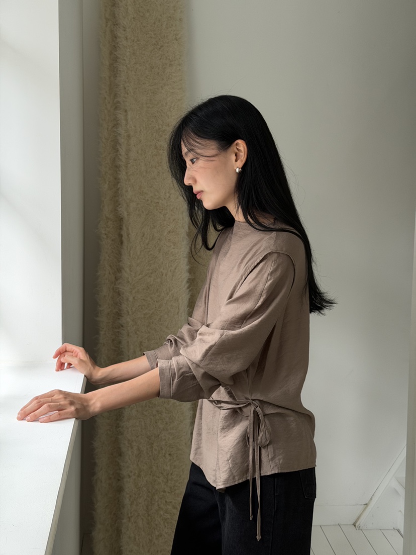 AMY GRACE-A韓國代購女士新品職業時尚人氣襯衫蕾絲衫高領AMY GRACE襯衫/蕾絲衫