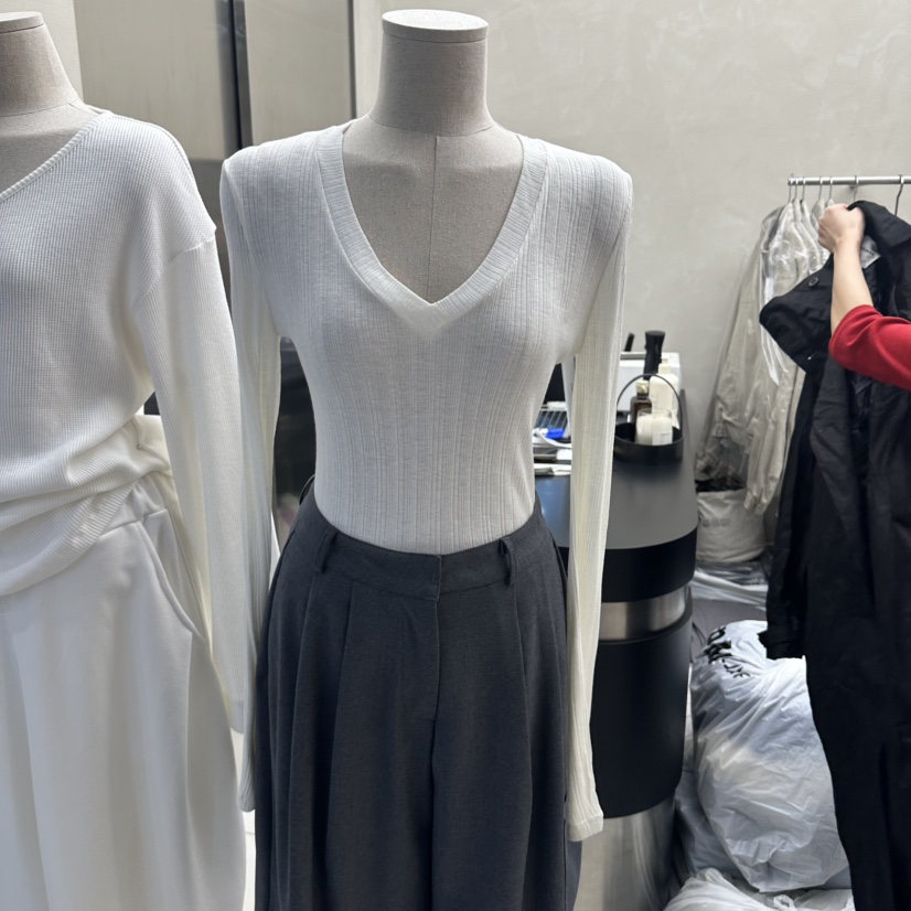 MARINER韓國直郵女士新品休閑人氣熱賣時尚推薦長袖T恤V領MARINER長袖T恤圖色1