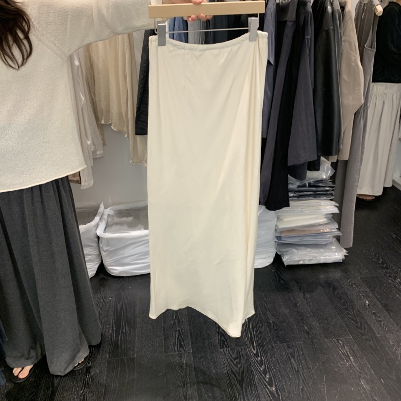 TAFFETA/MURET/ROBERTI韓國直郵26秋冬新品熱賣半身裙中短裙緞面TAFFETA/MURET/ROBERTI半身裙/中短裙
