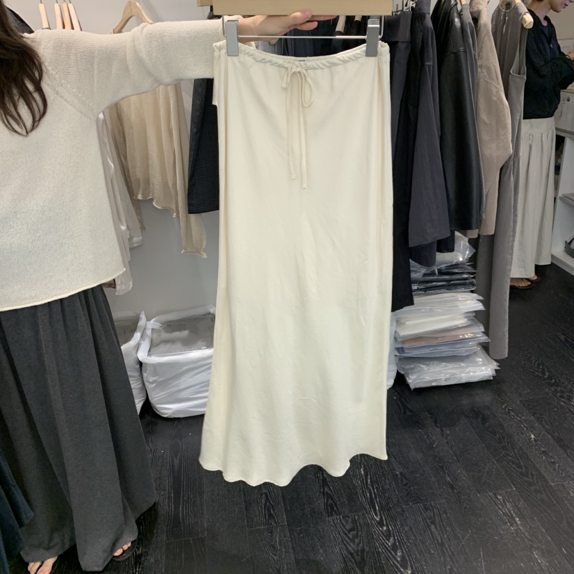 TAFFETA/MURET/ROBERTI韓國直郵26秋冬新品熱賣半身裙中短裙緞面TAFFETA/MURET/ROBERTI半身裙/中短裙