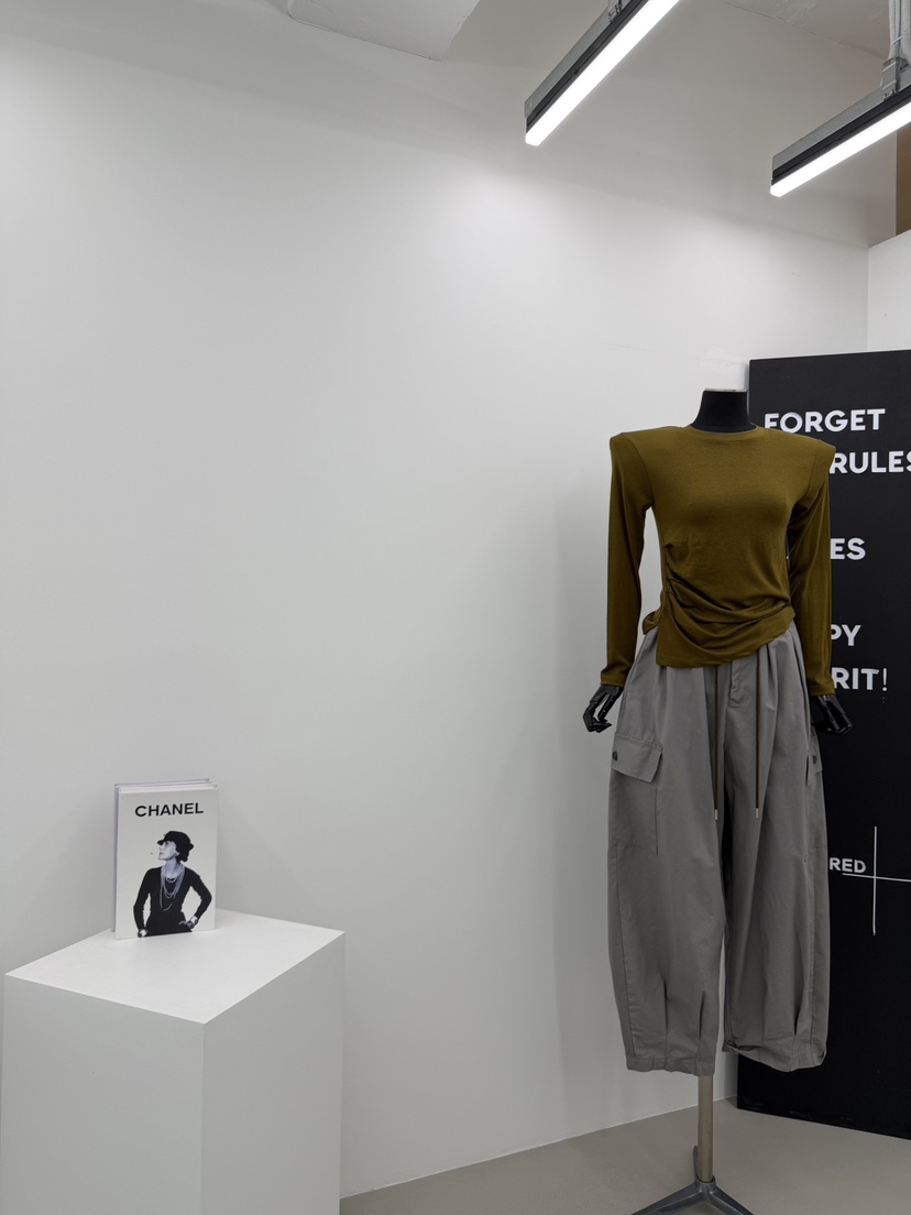 RED-A東大門代購女士新品熱賣真品時尚休閑長袖T恤褶皺紐扣RED-A長袖T恤