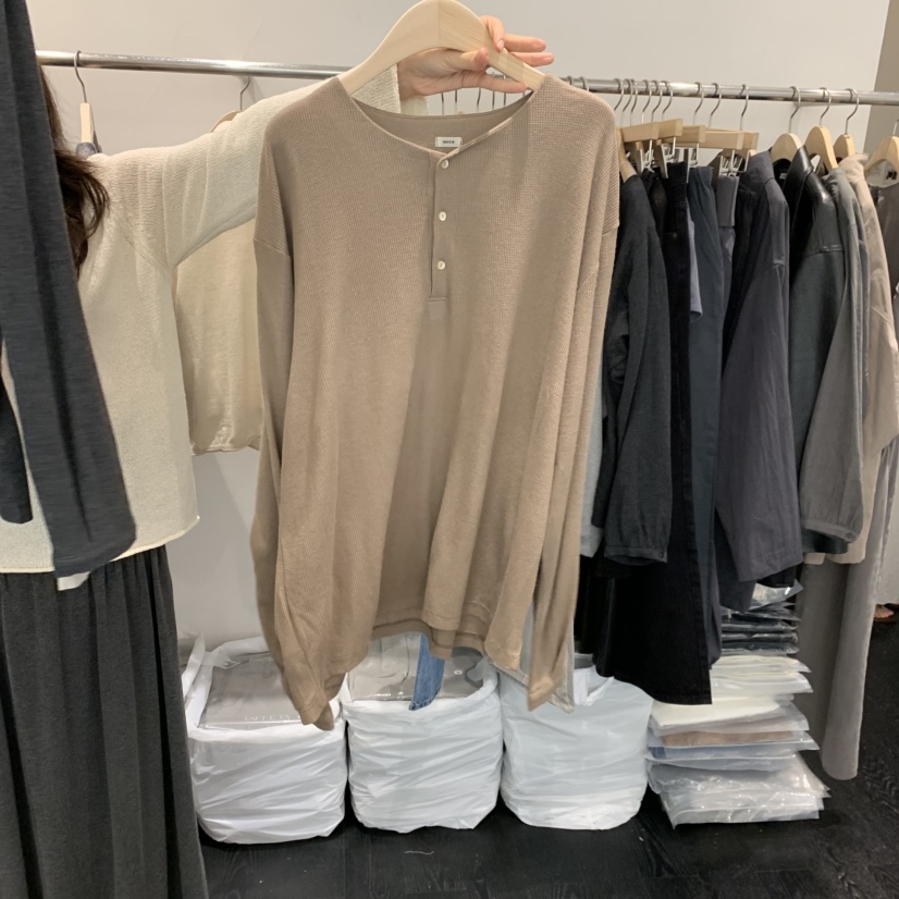 TAFFETA/MURET/ROBERTI東大門直郵女士新款人氣長袖T恤TAFFETA/MURET/ROBERTI長袖T恤圖色3