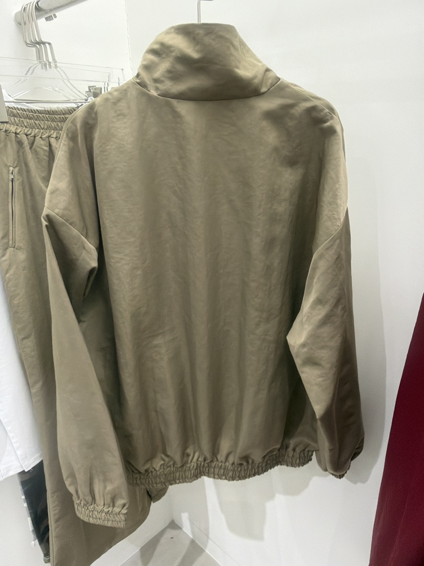 VIVEL東大門實拍女士新品時尚熱賣真品休閑人氣夾克尼龍刺繡VIVE L夾克