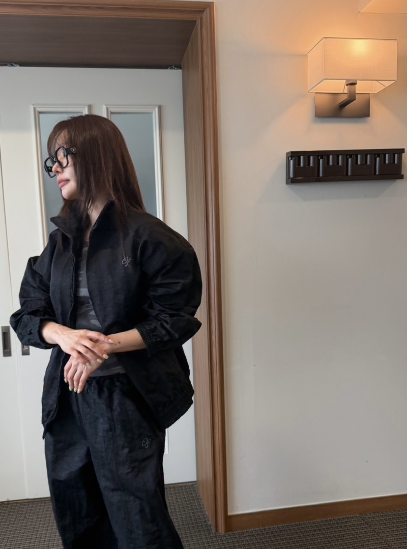 VIVEL東大門實拍女士新品時尚熱賣真品休閑人氣夾克尼龍刺繡VIVE L夾克