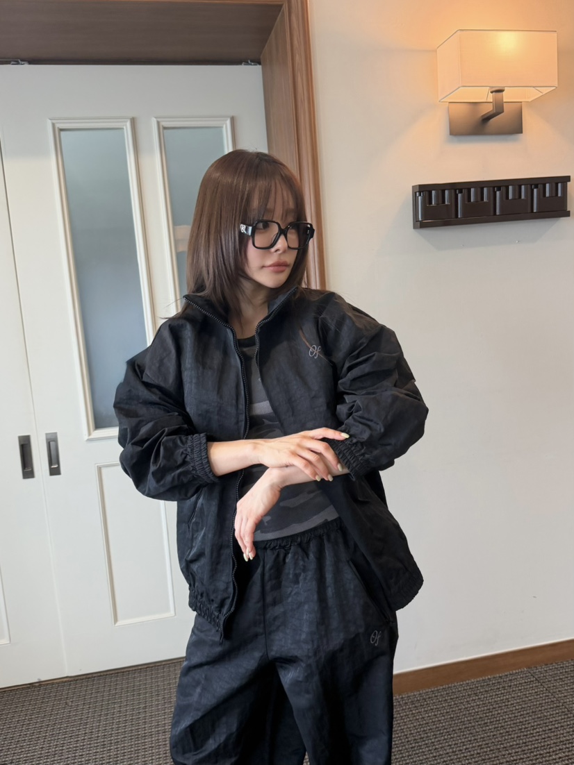 VIVEL東大門實拍女士新品時尚熱賣真品休閑人氣夾克尼龍刺繡VIVE L夾克