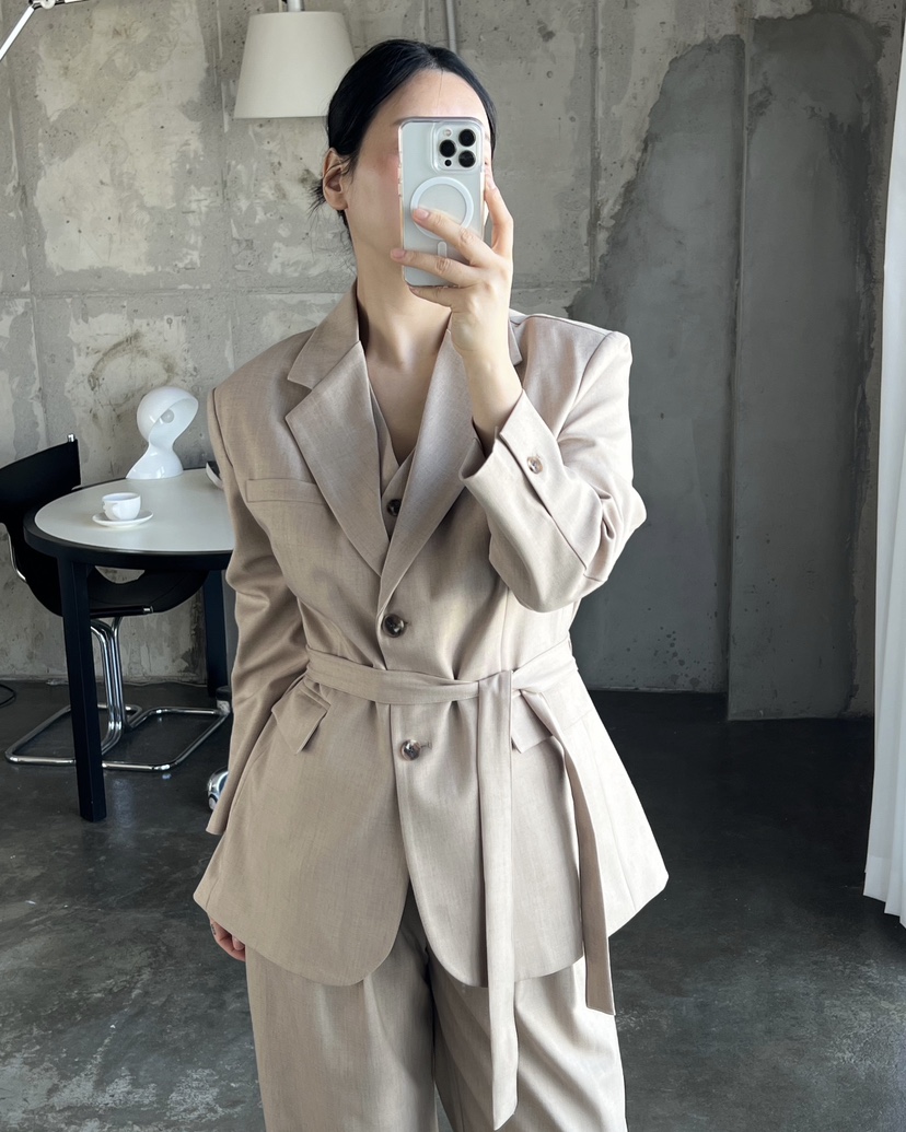 VERNI東大門實拍女裝新品真品推薦時尚熱賣休閑夾克含腰帶VERNI夾克