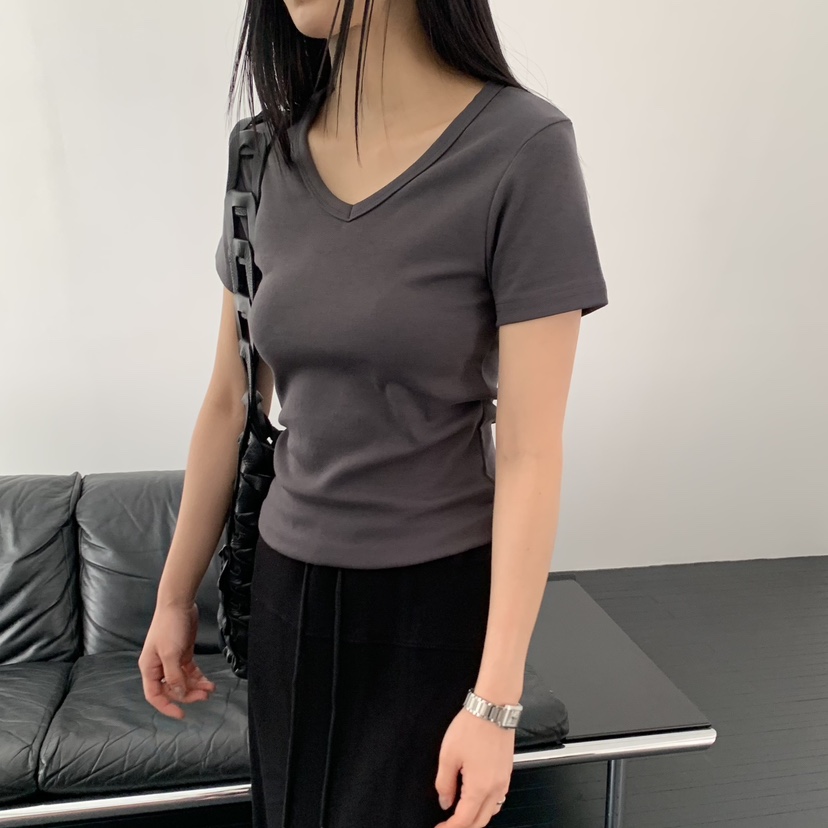 MOMENT東大門直郵女士新品真品人氣時尚熱賣T恤不含圍巾V領MOMENT/RECOVERT恤