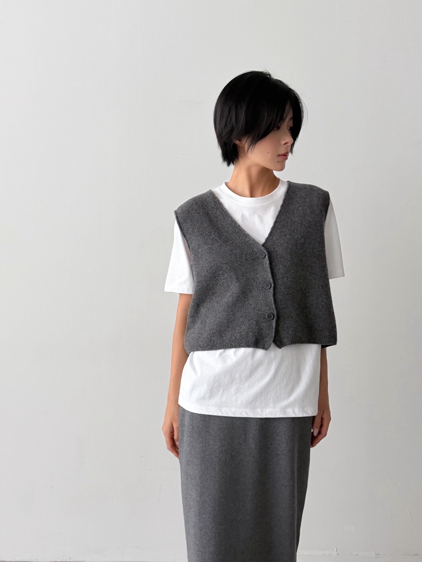 YIKHO STYLE東大門實拍26秋冬新品推薦休閑時尚人氣馬甲YIKHO STYLE馬甲