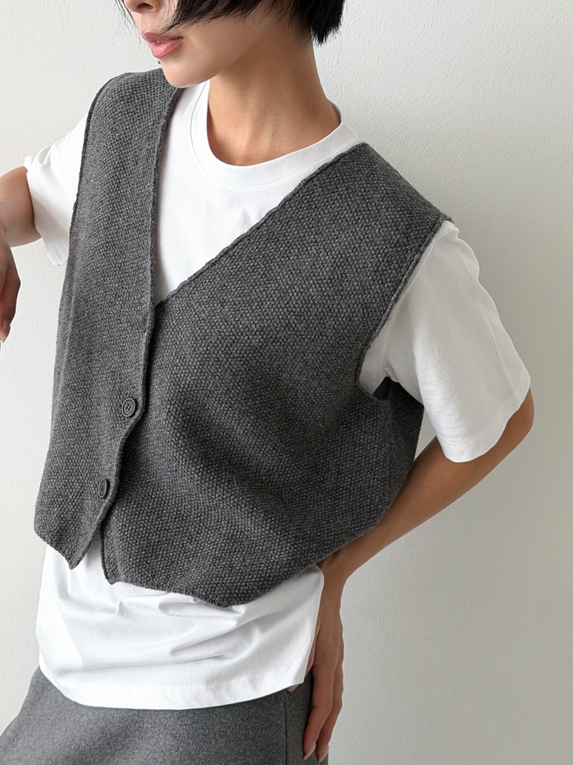 YIKHO STYLE東大門實拍26秋冬新品推薦休閑時尚人氣馬甲YIKHO STYLE馬甲