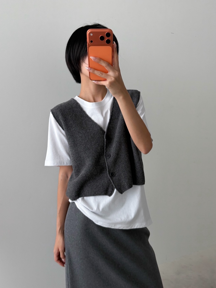 YIKHO STYLE東大門實拍26秋冬新品推薦休閑時尚人氣馬甲YIKHO STYLE馬甲