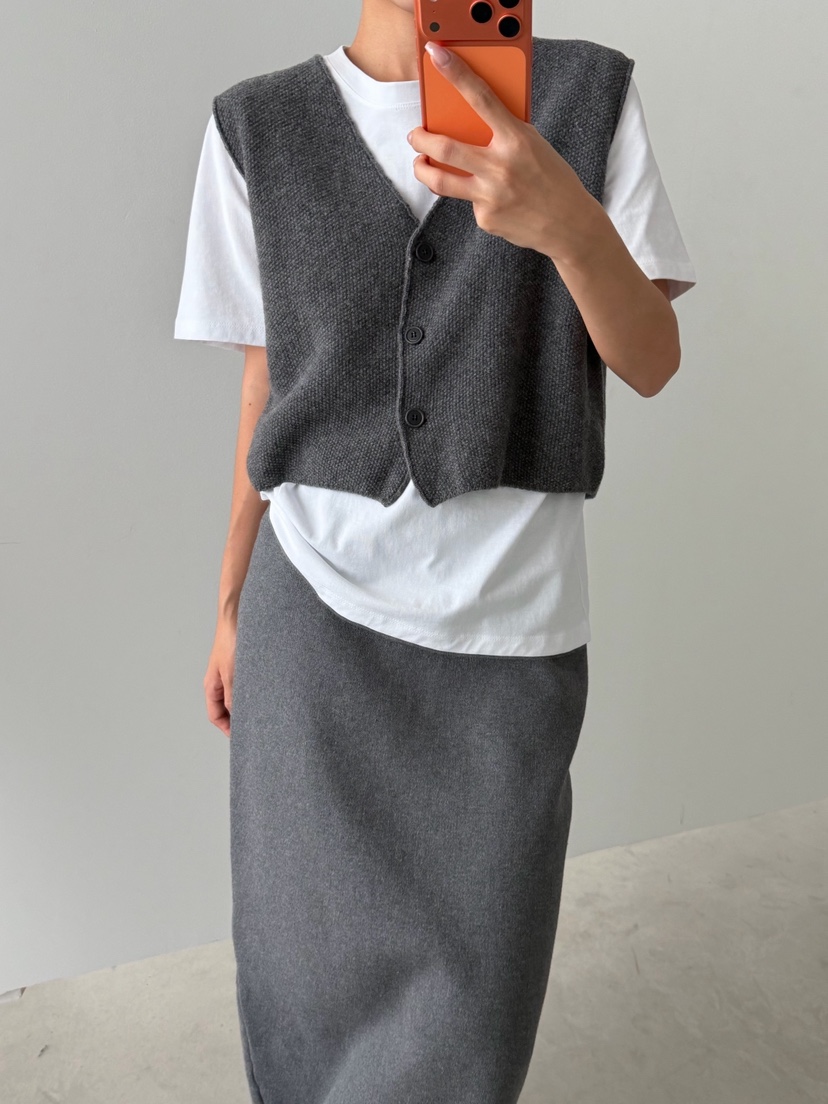 YIKHO STYLE東大門實拍26秋冬新品推薦休閑時尚人氣馬甲YIKHO STYLE馬甲