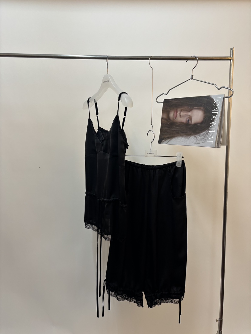LONDON FLAT東大門直郵女士新款熱賣時尚推薦真品吊帶背心LONDON FLAT吊帶/背心